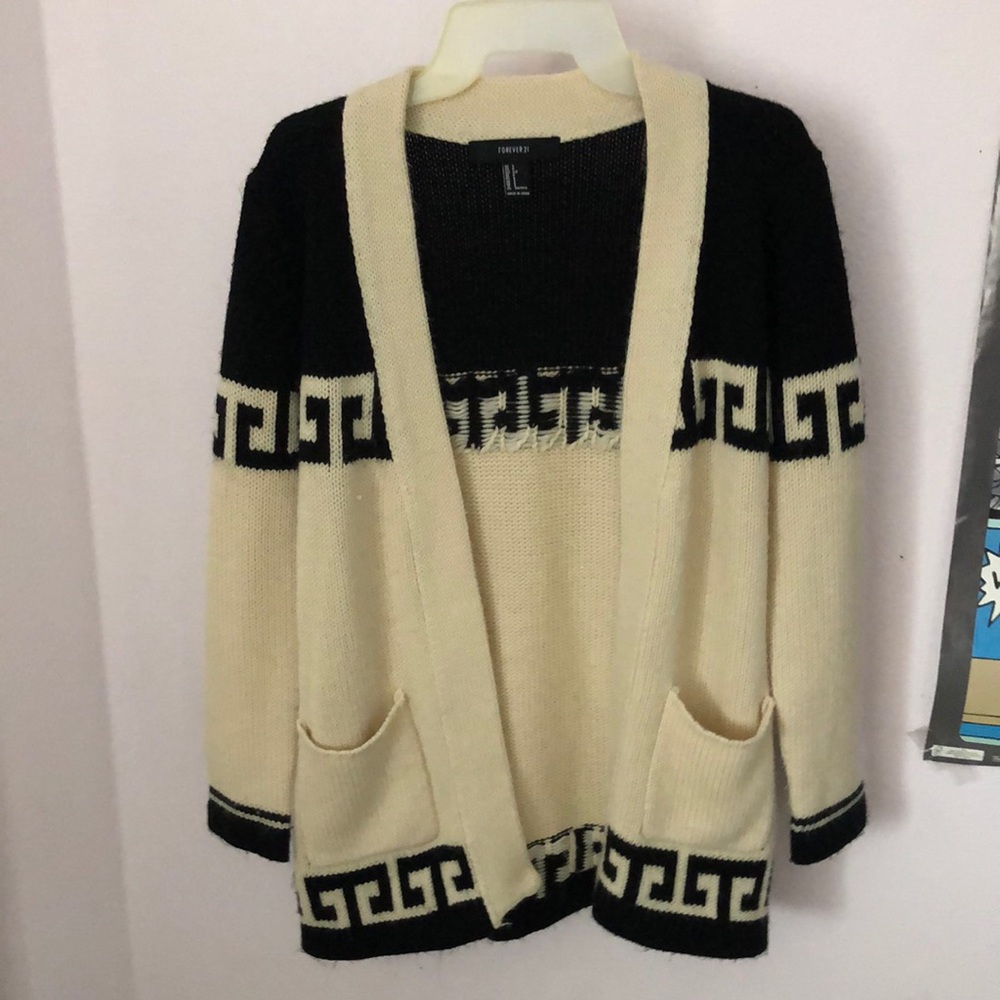 Warm chunky knit cardigan w/ pockets